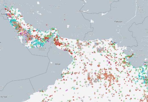 Gužva u Ormuskom moreuzu: Hiljade brodova čekaju, prolaze samo rijetki (Video)