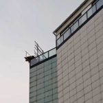 Region: Pala skela sa tržnog centra u Novom Sadu, povrijeđena žena (Video)