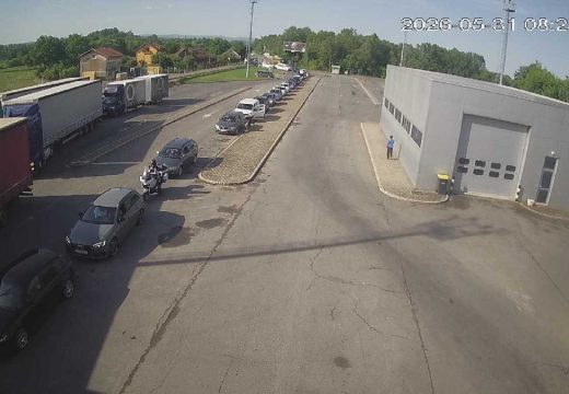 Odmori diktiraju tempo: Gužve prema granici sa Hrvatskom