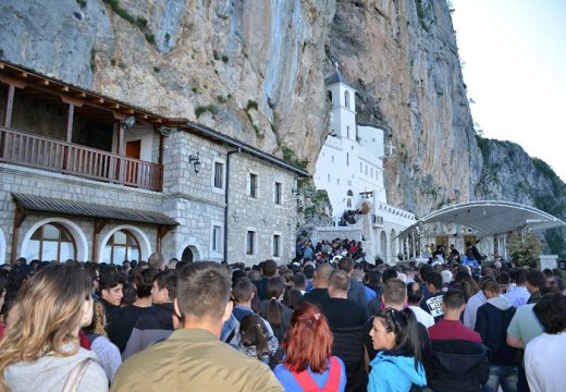 Ko ne smije da uđe u Manastir Ostrog: Postoje dva važna pravila vezana za posjetu Svetom Vasiliju Ostroškom