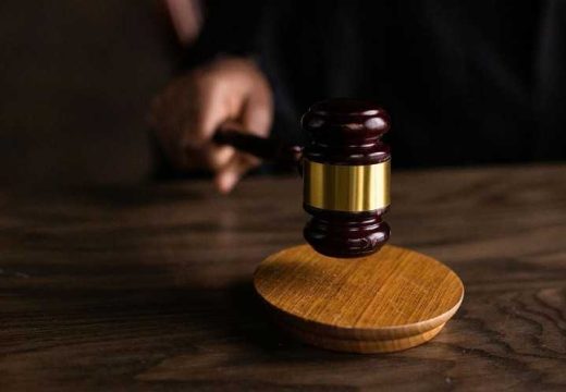 Osuđen muškarac iz Doboja zbog napada vilama: Izrečena mu novčana kazna od 600 KM