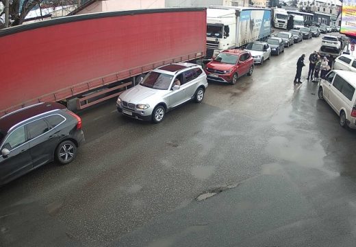 Gužva na izlazu iz BiH: Pojačan saobraćaj na više prelaza prema Hrvatskoj