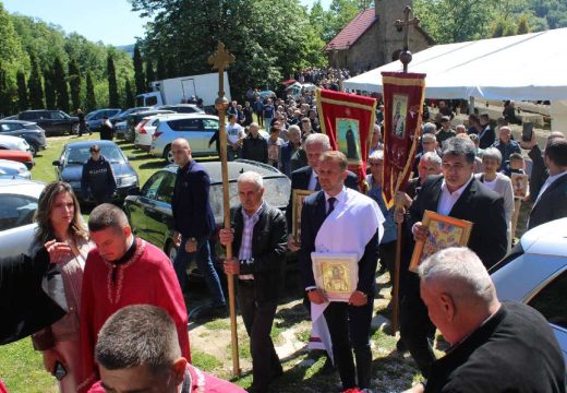 Uz prisustvo velikog broja vjernika: Proslavljena slava manastira u Rožnju na Majevici