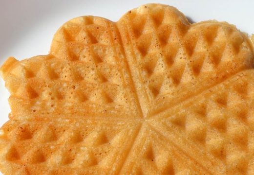 Savršen za doručak ili večeru: Slani bakin kolač sa jogurtom
