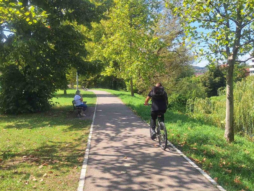 Danas toplo i vjetrovito, evo gdje se očekuju pljuskovi i grmljavina