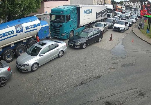 AMSRS: Gužva na granicama prema Hrvatskoj, čeka se i na Šepku i Karakaju