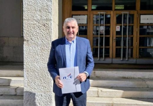 “Jedinstvena Srpska” predala potpise CIK-u: Prikupljeno 3.200 potpisa podrške