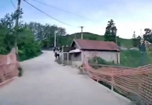 Stravičan snimak iz Novog Pazara: Sekunde dijelile dječaka od tragedije
