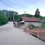 Stravičan snimak iz Novog Pazara: Sekunde dijelile dječaka od tragedije