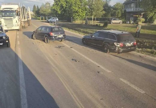 Hronika: Žestok sudar tri auta na putu Banjaluka – Prijedor