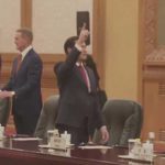 Svijet: Pogledajte hit reakciju Marka Rubija na plafon u Pekingu (Video)