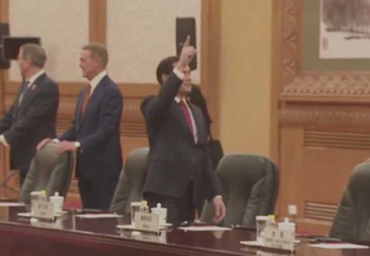 Svijet: Pogledajte hit reakciju Marka Rubija na plafon u Pekingu (Video)