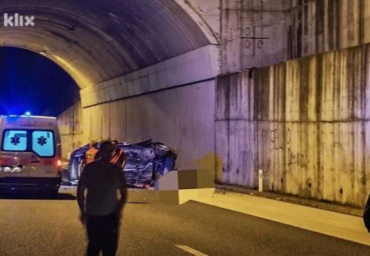 Stravična nesreća na auto-putu “9. januar”: Autom sletio sa nadvožnjaka