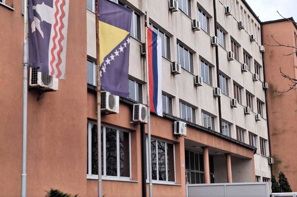 Završio iza rešetaka: Osumnjičen za obljubu unukove maloljetne poznanice
