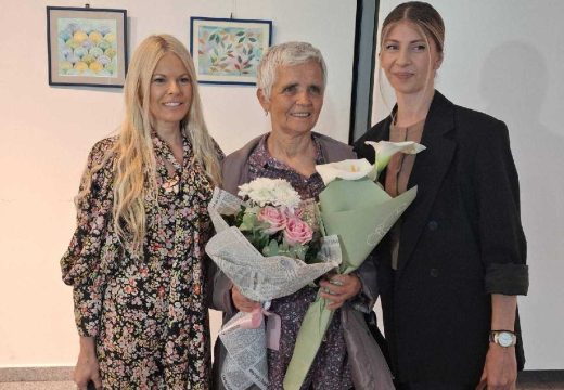 Izložba akvarela penzionisane profesorke matematike Ljiljane Kevac: “Ništa mi ne preostaje, nego slikati akvarele” (Foto)