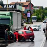 Teška nesreća u BiH: Sudar kamiona i automobila, vozač u bolnici