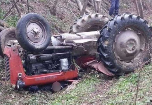 RS: Poginuo traktorista na njivi u Novom Gradu