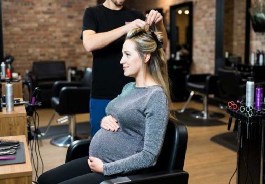 Obratite pažnju: Da li trudnice smiju da farbaju kosu?