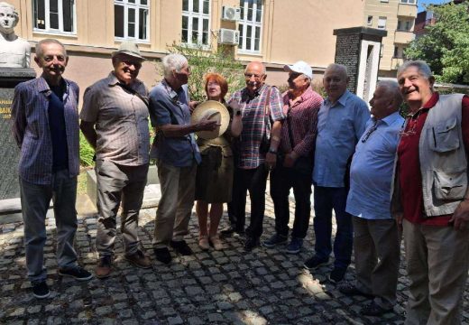 Emocije, uspomene i zagrljaji: Generacije bijeljinske Gimnazije obilježavaju 60 i 50 godina mature (Foto)
