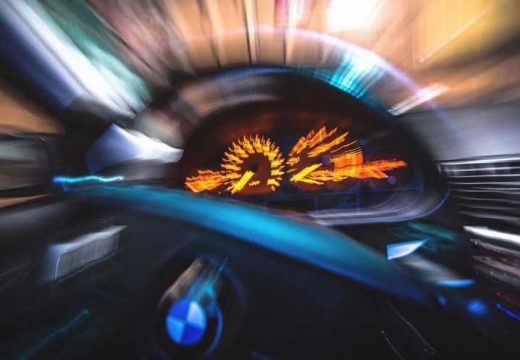 RS: Pijan BMW-om udario u zgradu MUP-a Republike Srpske