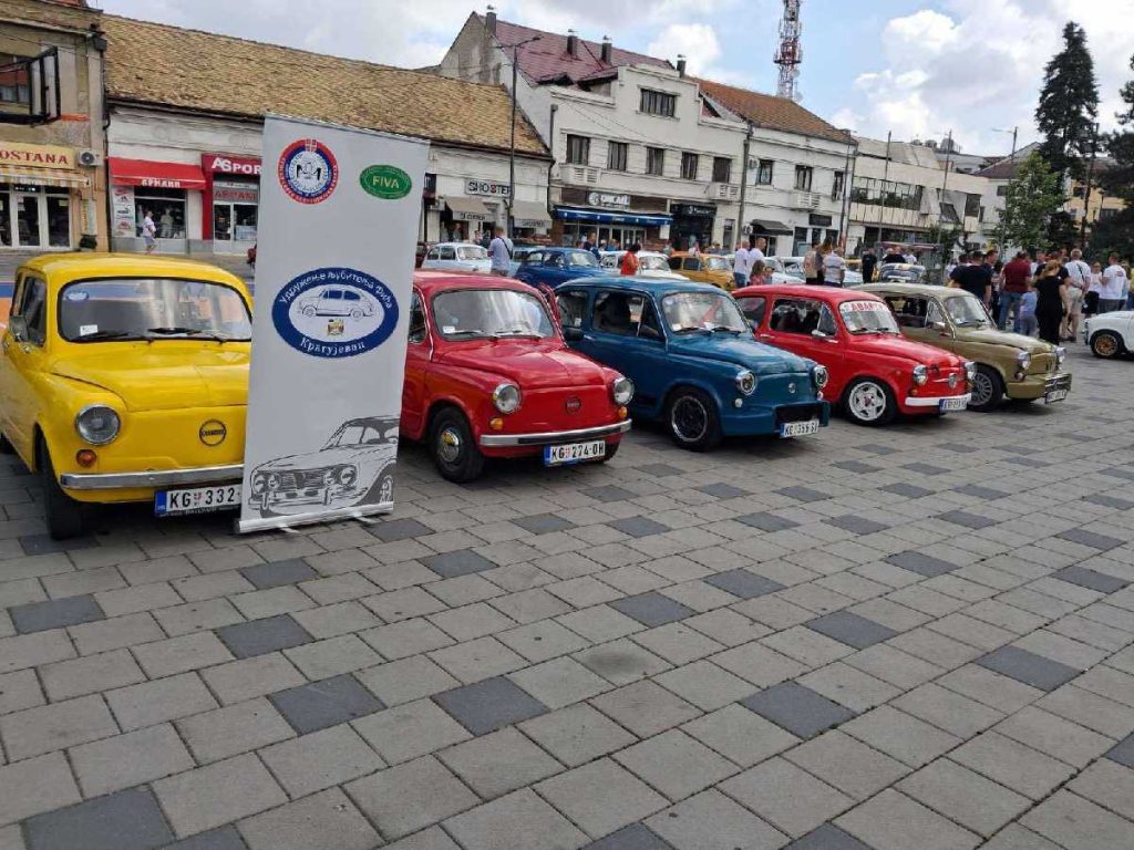 Jugonostalgija na točkovima: Drugi skup popularnih „fića“ u Bijeljini