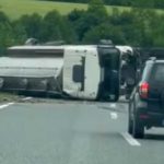 Nezgoda na auto-putu: Prevrnula se cisterna (Video)