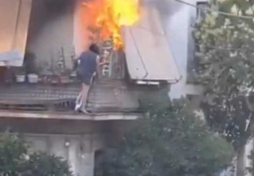Objavljeni snimci srušene zgrade u Grčkoj: Ispod ruševina tragaju za preživjelima (Video)