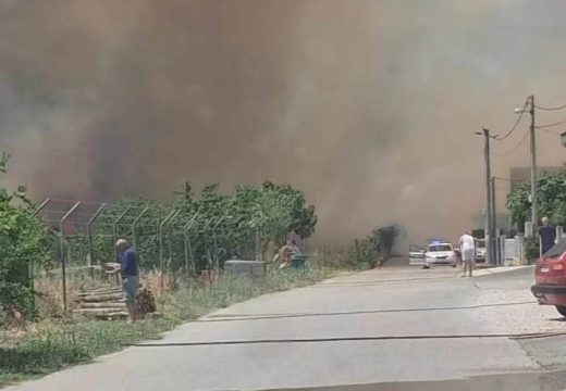 Veliki požar kod Mostara: Snažan vjetar širi vatrenu stihiju prema kućama, u pomoć stigli i “er traktori” (Video)