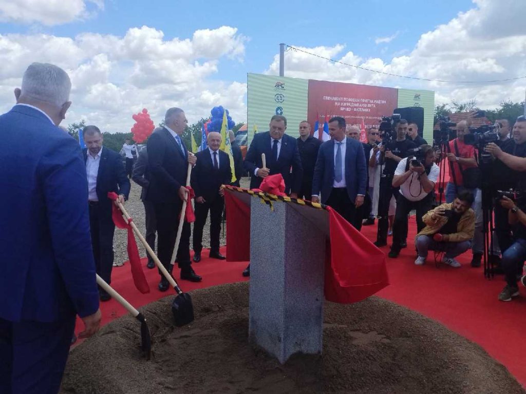 Dodik: Izgradnjom auto-puta ostvarujemo vjekovnu težnju povezivanja srpskog naroda