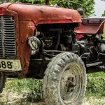 Novi detalji tragedije: Otac ispustio sina pod točkove traktora, ljekari se bore za život dječaka