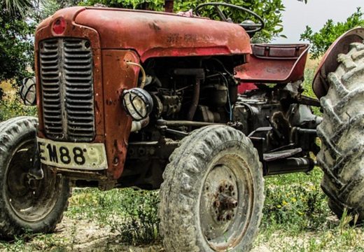 Novi detalji tragedije: Otac ispustio sina pod točkove traktora, ljekari se bore za život dječaka