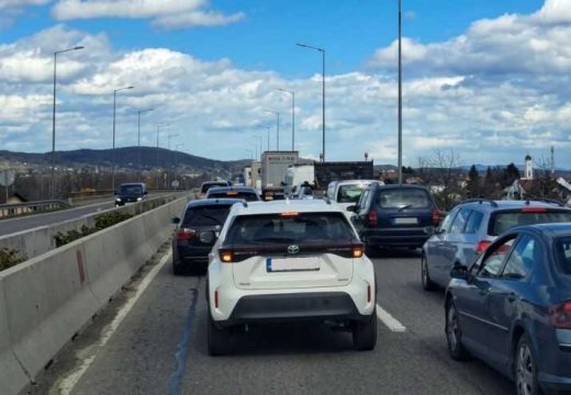 Gužve na putevima širom BiH: AMS apeluje na poštovanje propisa i opreznu vožnju