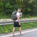 “Sve je u glavi, treba biti spreman i vjerovati”:  Slijepi mladić inspirisao Nikolu da krene bos na hodočašće, zavjet ispunjava već godinama (Video)