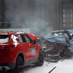 Automobilizam: Kako izgleda sudar automobila iz 2026. sa istim modelom starim 30 godina (Video)