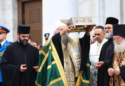 Rekordan odziv vjernika: Više od milion ljudi poklonilo se Pojasu Presvete Bogorodice