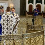 ČASNI POJAS PUTUJE NA SVETU GORU:  Više od 800.000 vjernika mu se poklonio, patrijarh Porfirije nosio plavu odoru na liturgiji, evo šta to znači