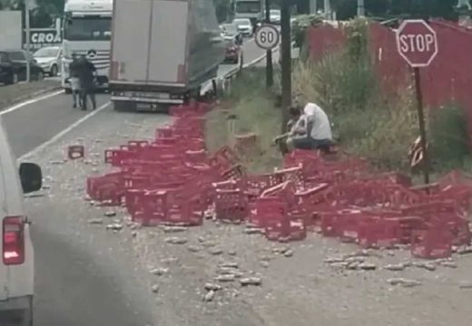 Gajbe Koka-Kole svuda po putu: Nesvakidašnja nezgoda u BiH
