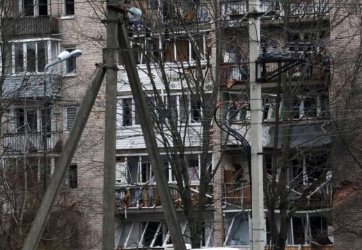 Internet isključen, aerodrom zatvoren: Masovni NAPAD DRONOVA na Sankt Peterburg, građani u strahu (Video)