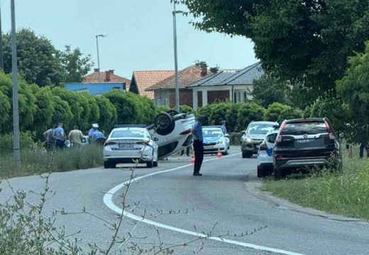 Hronika: Udes kod Bijeljine, auto na krovu