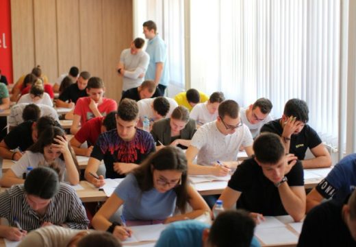 Budući brucoši na provjeri znanja: Počelo polaganje prijemnih ispita na fakultetima u Srpskoj