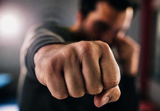Sijevale pesnice u Zvorniku: Lakše povrijeđen u fizičkom napadu, oglasila se policija