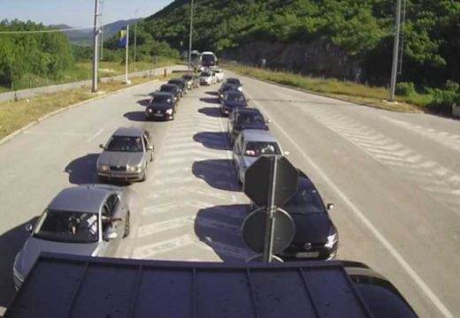 Gužva na izlazu iz BiH: Duža čekanja na Zupcima i Deleuši