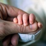 Simptomi koje roditelji moraju prepoznati: Toplotni udar kod beba razvija se brzo