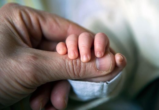 Simptomi koje roditelji moraju prepoznati: Toplotni udar kod beba razvija se brzo