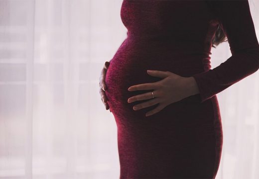 NAJBOLJI SAVEZNIK ZA ZDRAVLJE BEBE Evo koje bi voće trudnice trebalo da uvrste u svoju prehranu