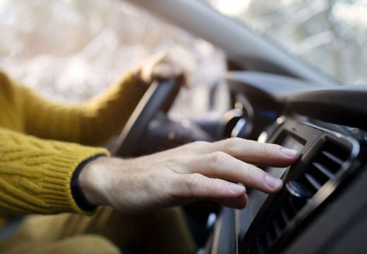 Da li ste znali: Ovo tajno dugme u automobilu pomaže da klima hladi duplo brže, a da trošite manje goriva
