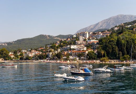 Važno za sve turiste: Na snazi nova stroža pravila u Herceg Novom