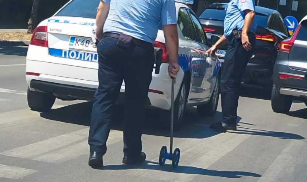 Nezgoda: “Golf” sletio s puta; Povrijeđene tri osobe