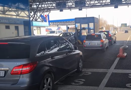 Region: Prijavio majonez i umake, a carinici u kamionu pronašli 240.000 cigareta (Foto)