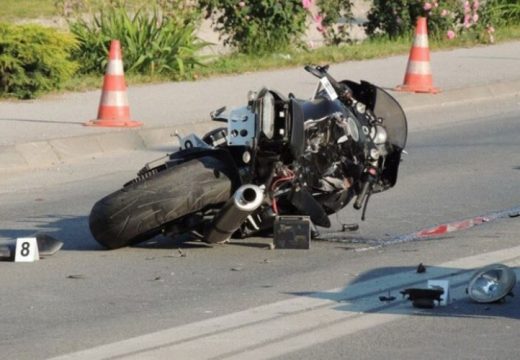 Sudar “suzukija” i traktora: Povrijeđeni motociklista prebačen na UKC RS